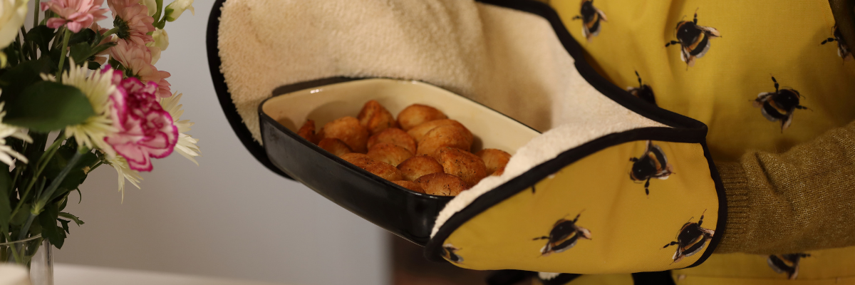 Oven Gloves | Tracey Cooper