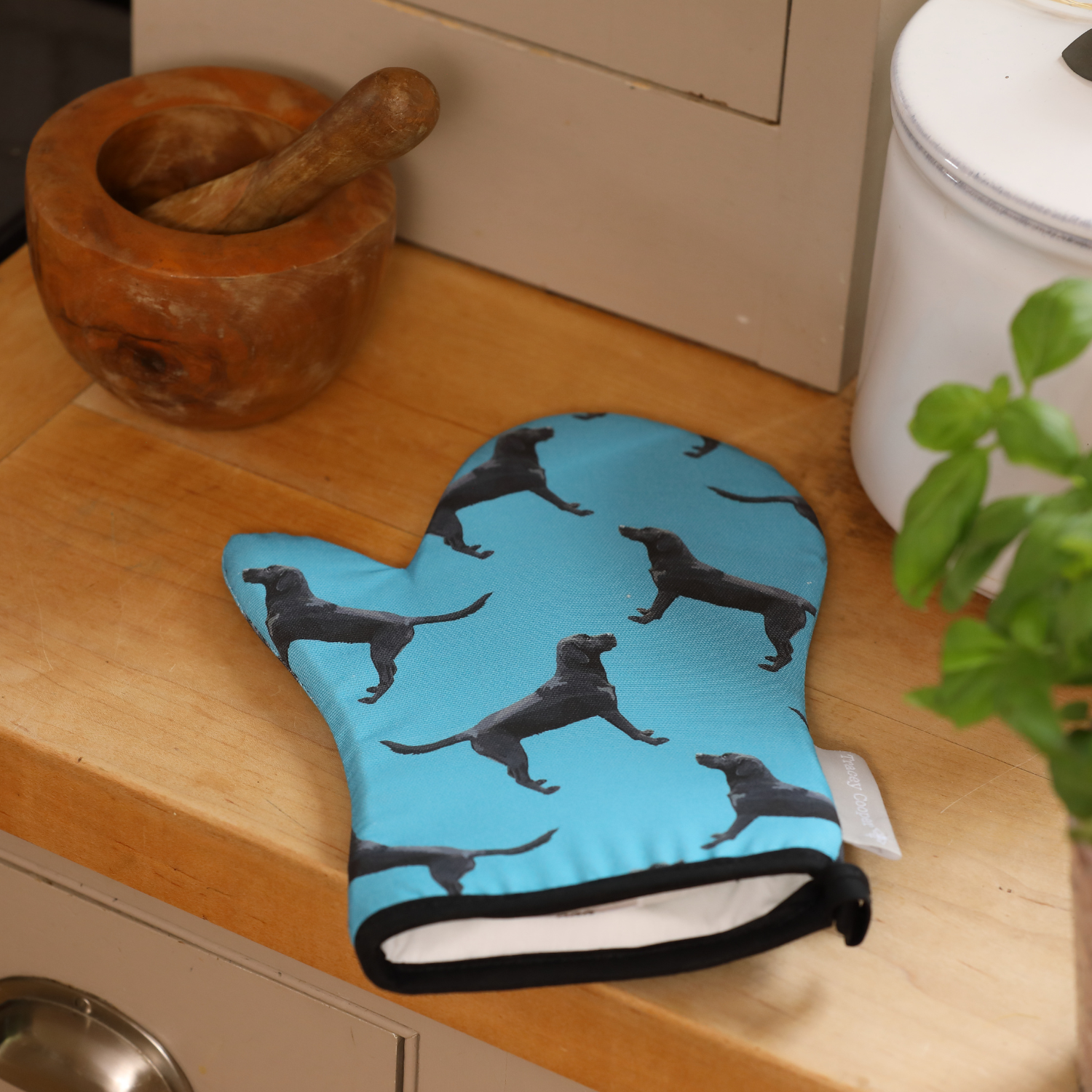 Black Labrador Gauntlet