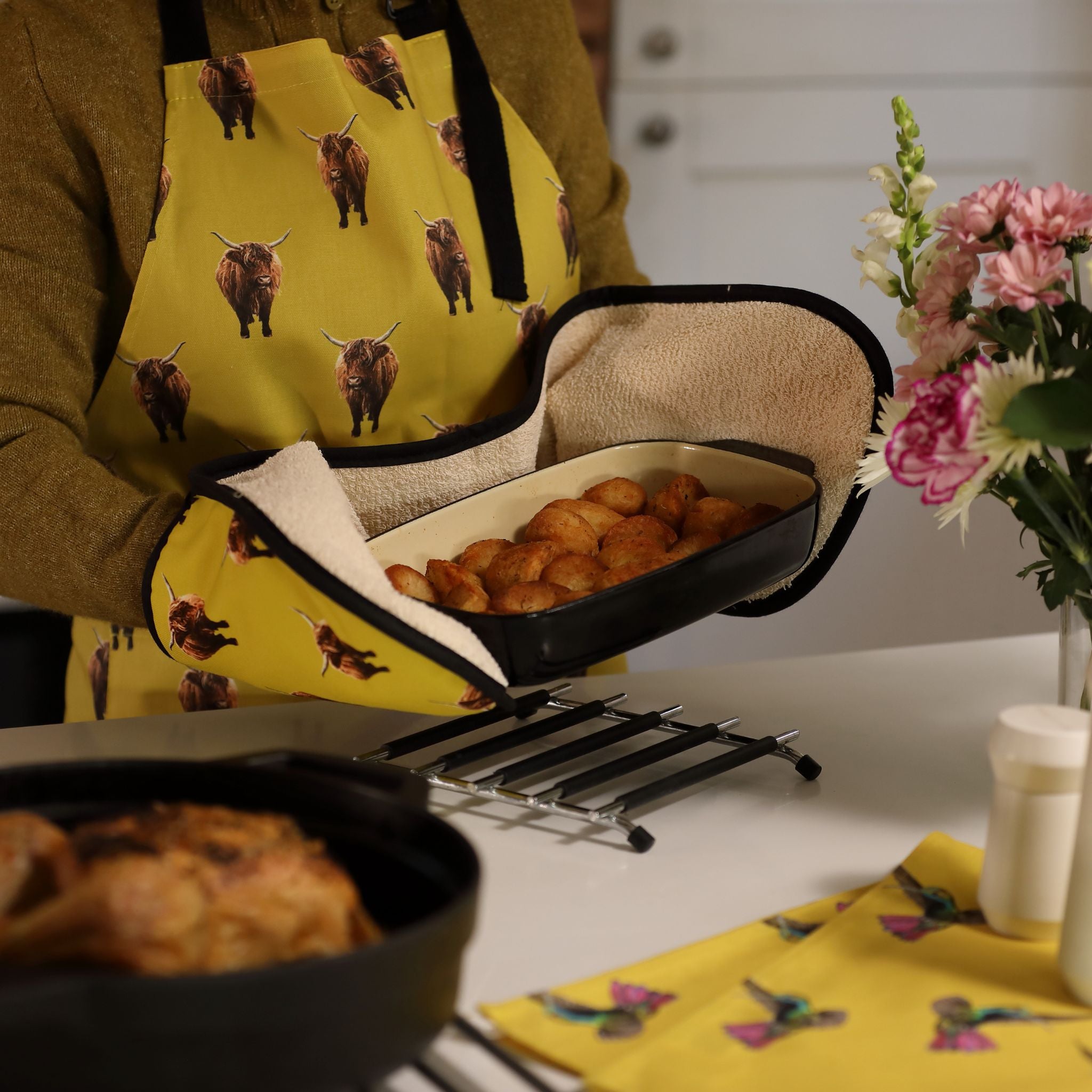 Highland Cow Double Oven Gloves