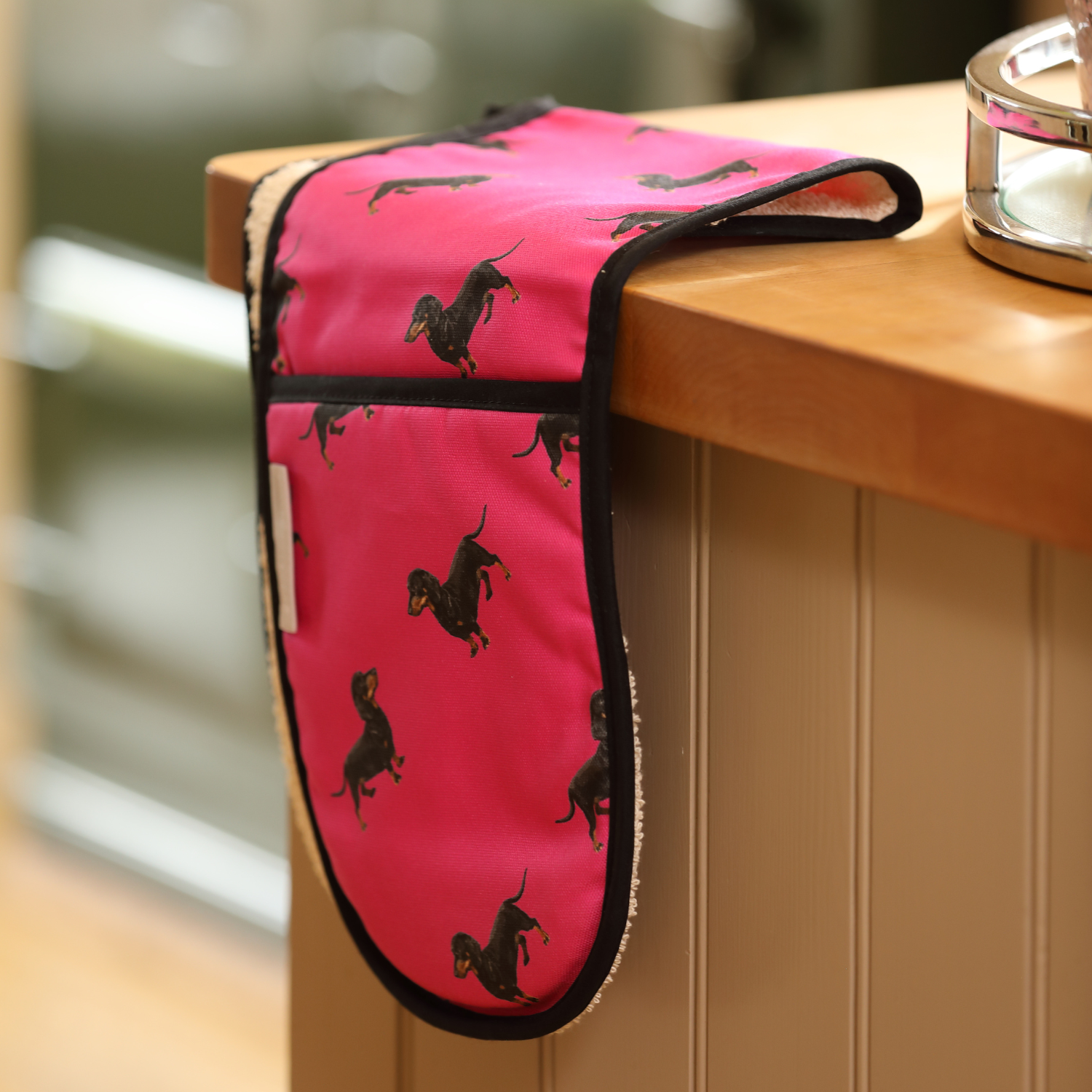 Sausage Dog Double Oven Glove (Pink) | Tracey Cooper