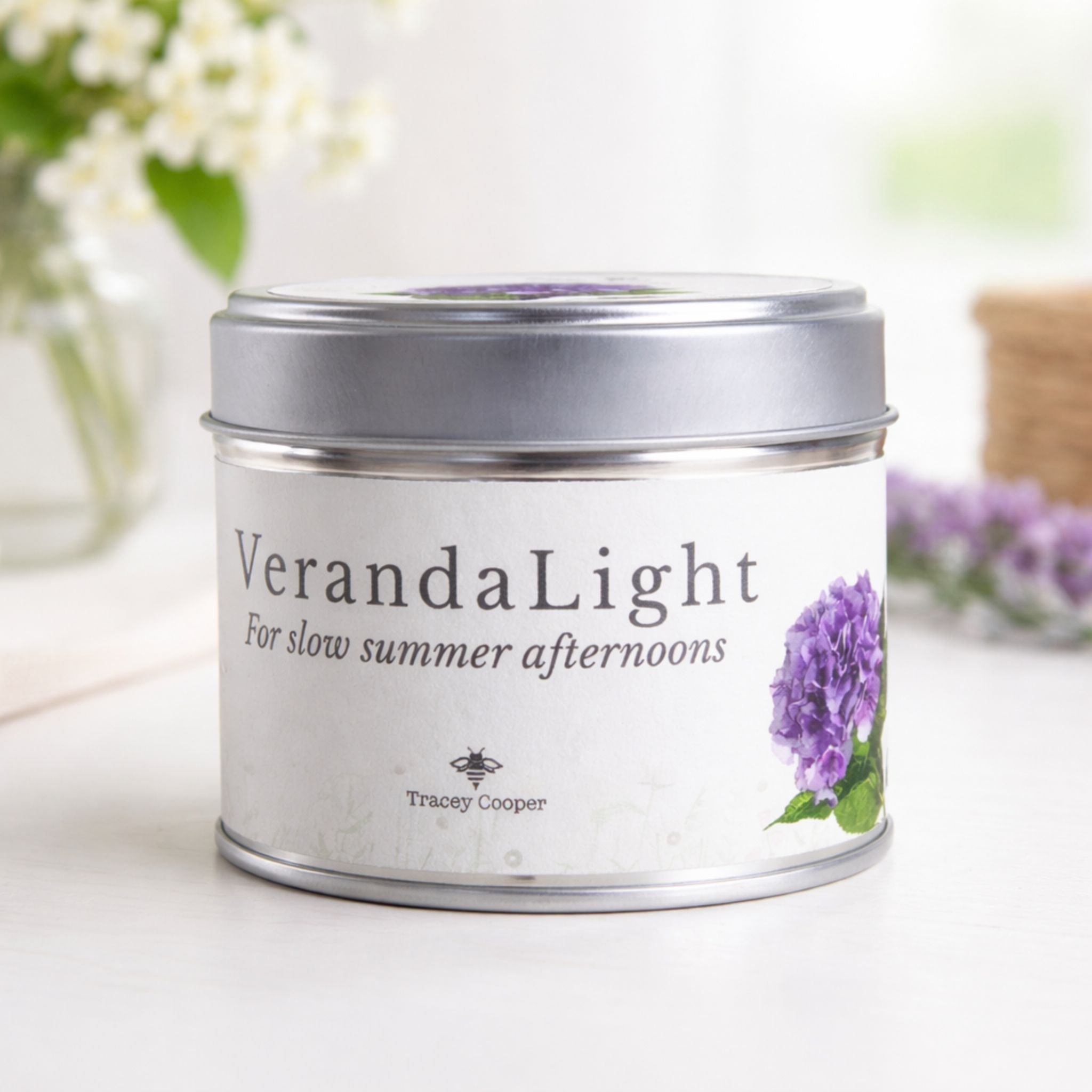 VerandaLight candle with hydrangea design