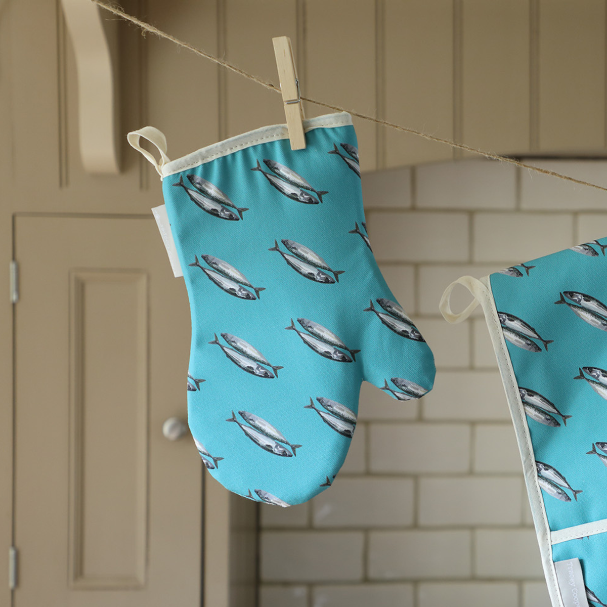 Mackerel Oven Gauntlet