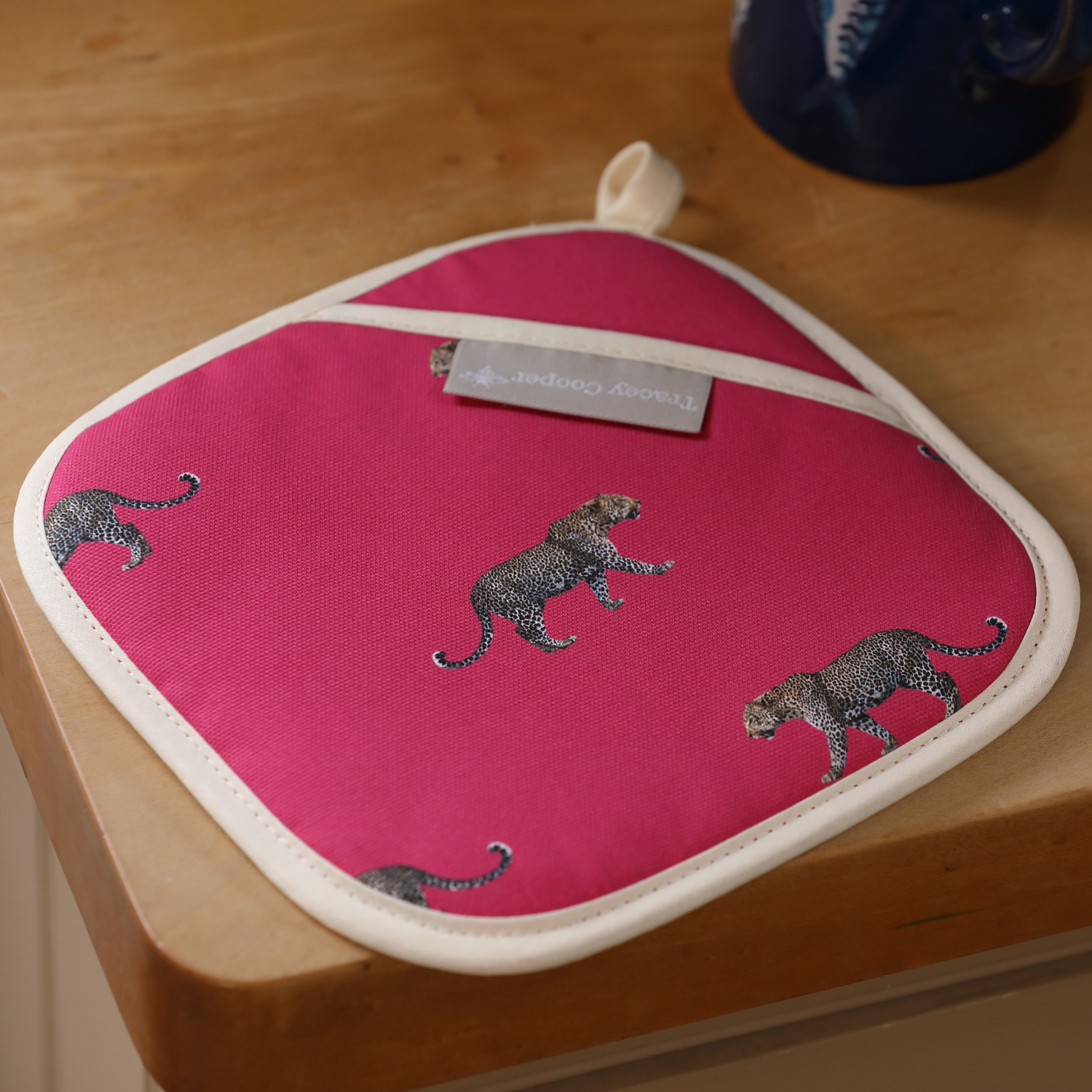 Leopard pot grab British made kitchen linen