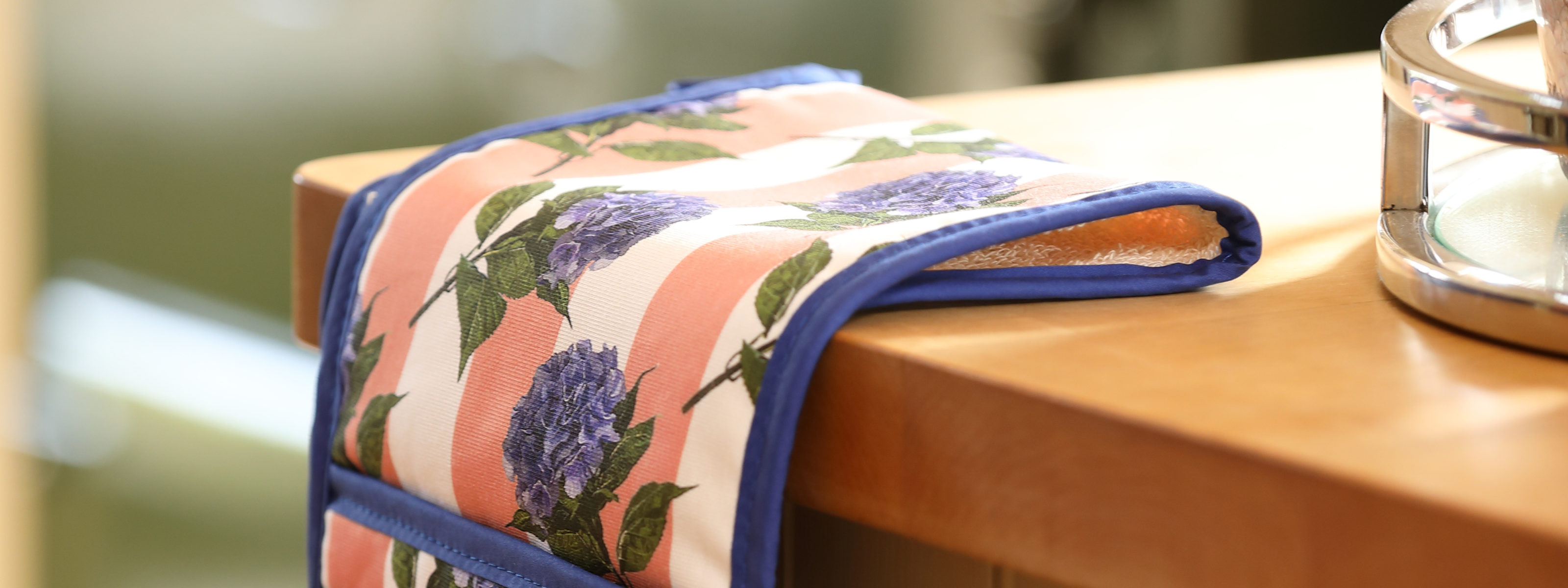 Oven Glove with purple hydrangea print